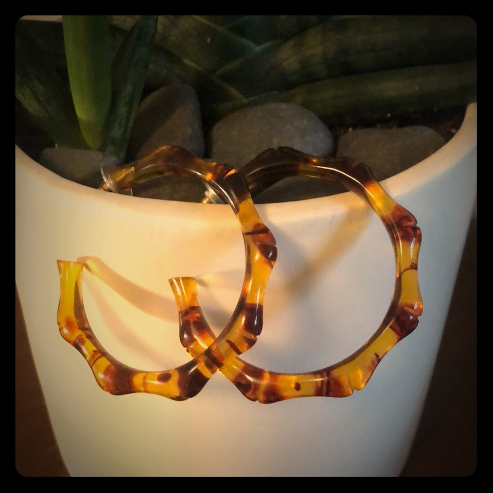 Bamboo tortoise shell resin hoop earrings